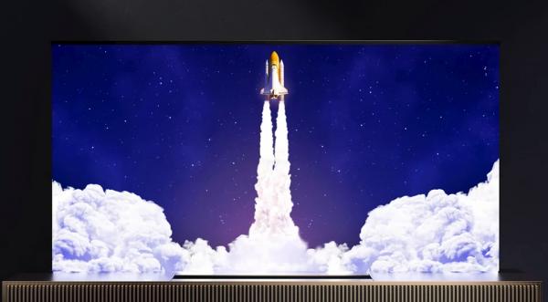 Hisense представила сворачивающийся лазерный телевизор Rollable Screen Laser TV