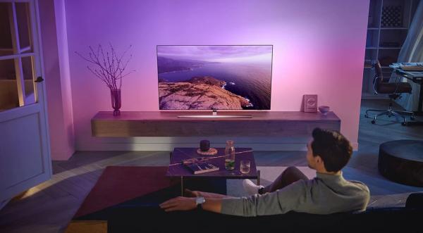 Philips представляет новые модели телевизоров и наушников