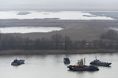 Российские боевые корабли вышли на учения в Каспийское море