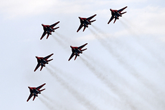 Российские истребители перехватили самолеты-разведчики «противника»