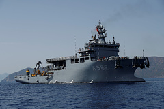 Турция пообещала не допускать военных кораблей в Черное море