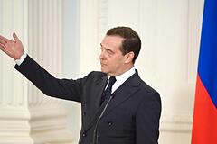 Медведев назвал польскую пропаганду «политическими имбецилами»