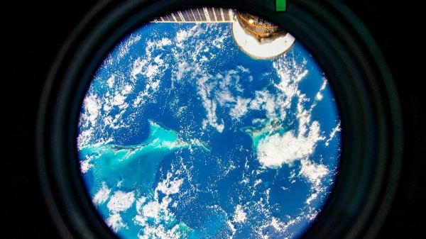 Космонавты проверили, можно ли из открытого космоса достучаться до МКС 0