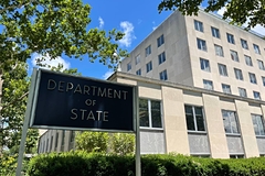 США заявили о необходимости регулярных контактов с Россией на уровне посольств